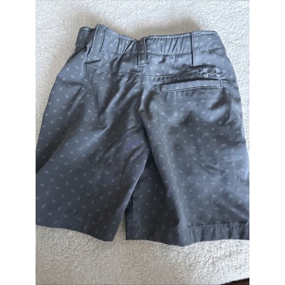 Under Armour Youth Boy's Heat Gear Loose Fit Golf Shorts Size YXS - Picture 4 of 5